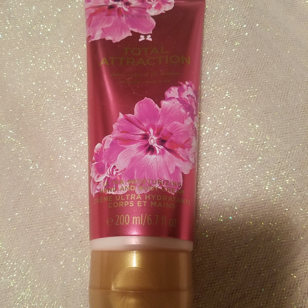 🛍 Victoria Secrets "Total Attraction" 🛍